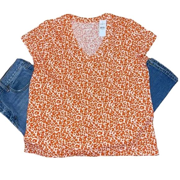 NWT LOFT Orange & White Leopard Print V-Neck Short Sleeve Tee - Picture 1 of 12